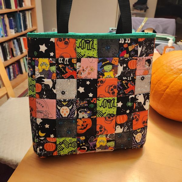 scrappy Halloween style tote bag