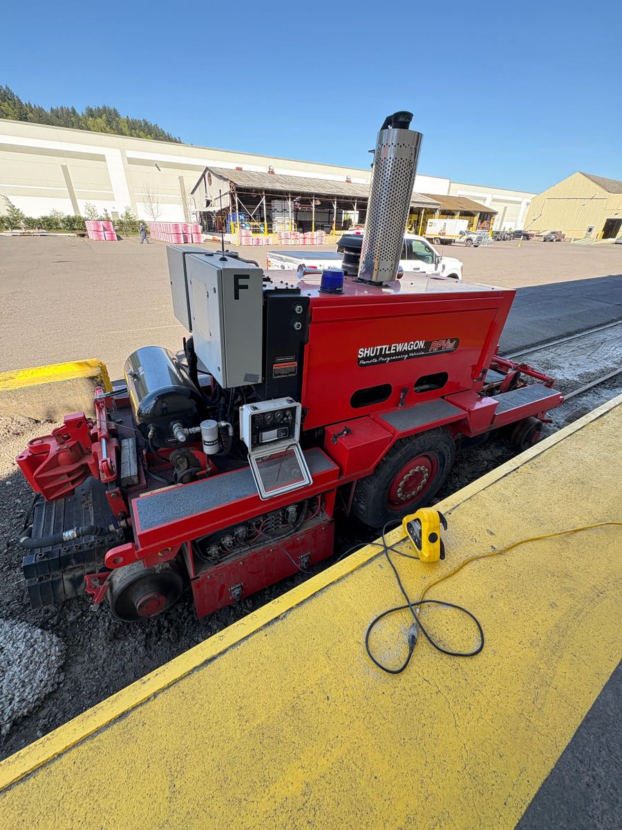 2015 SHUTTLEWAGON RPV210 RAILROAD RAIL CAR MOVER WITH REMOTE CONTROL