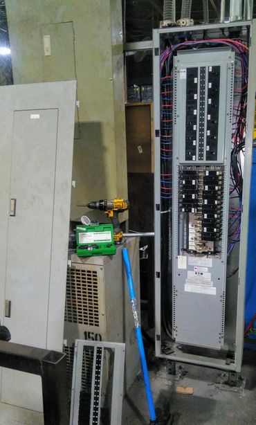 600 volts three-phase panel installation