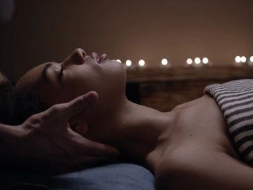 reiki session image, healing hands and peaceful atmosphere