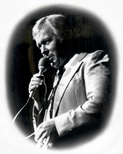 Stu Phillips (The Travelling Balladeer), sings on the Grand Ole Opry