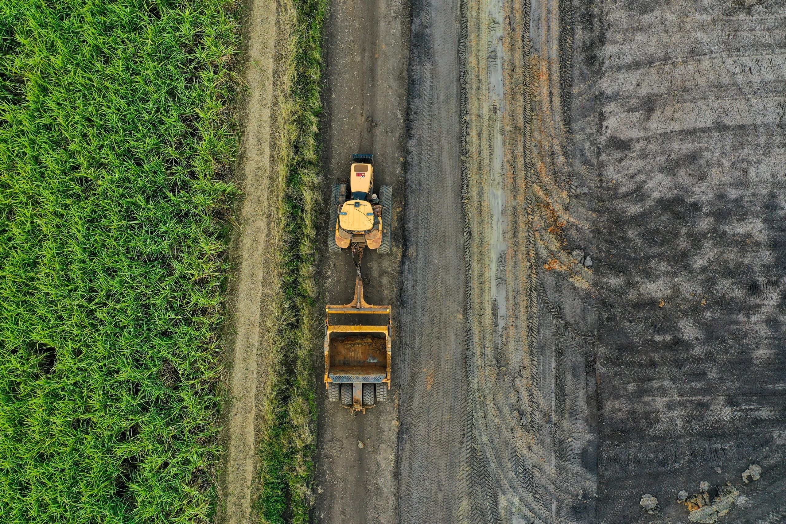 Tractor scraper — aerial view