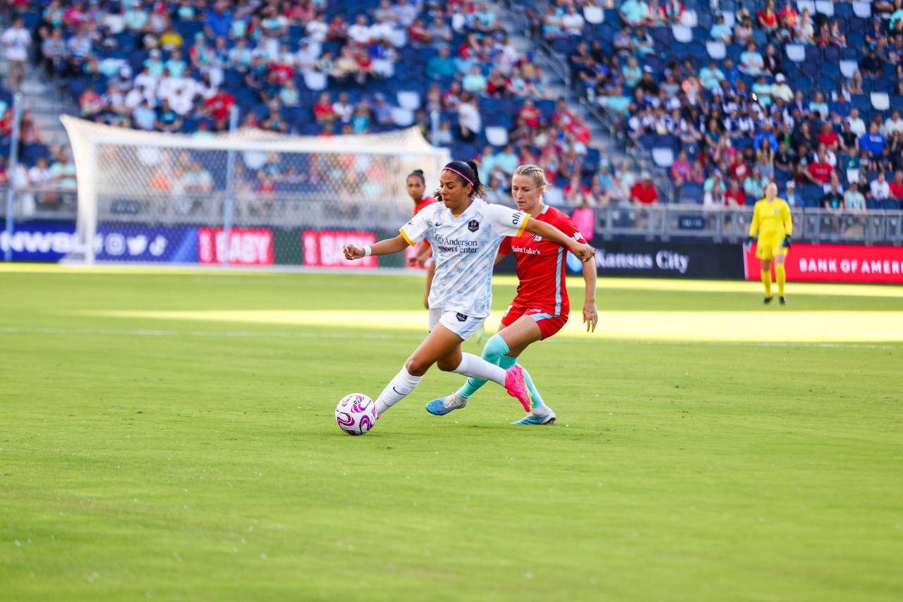 Houston Dash: Move to top of NWSL standings with win over Red Stars