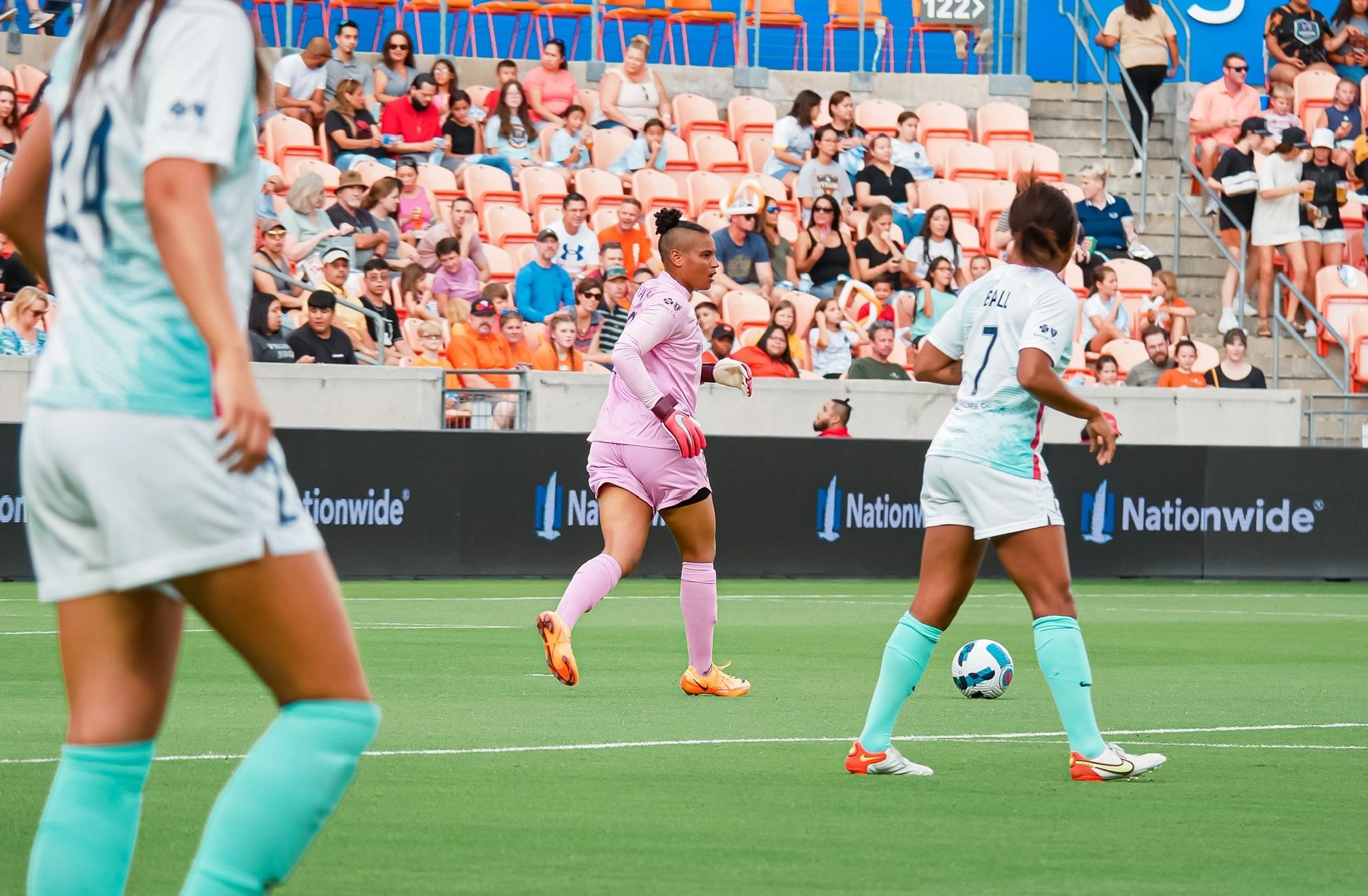 Spirit celebrate inaugural Pride Night, extend record unbeaten run in draw  with Houston - Washington Spirit