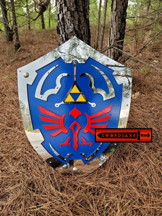 Legend of Zelda Hylian Shield Twilight Princess Steel Plated Battle-Ready  Replica