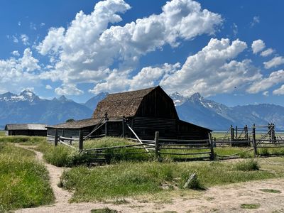 Landscape, mountains, barn.