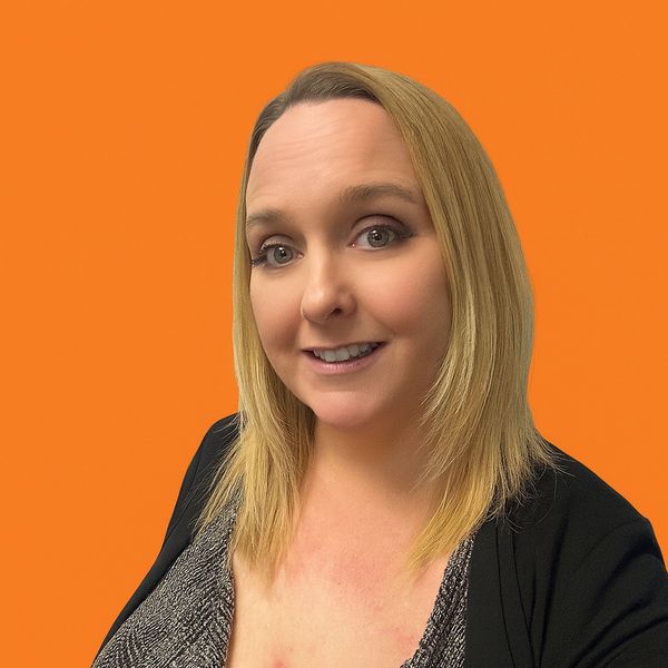 Marketing strategy and content creation to support your personal branding with the social handgrenade