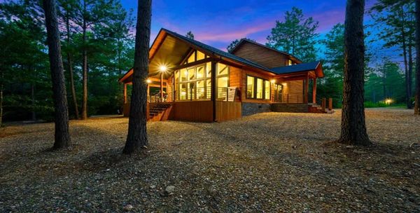 campfire dreams cabin in hochatown, oklahoma, hochacabins