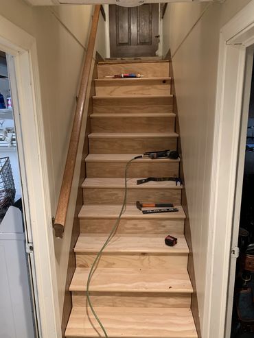 replacement stairs
Finished stairs
Granby, Massachusetts 