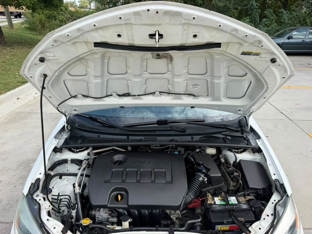 2014 Toyota Corolla LE - Photo 9
