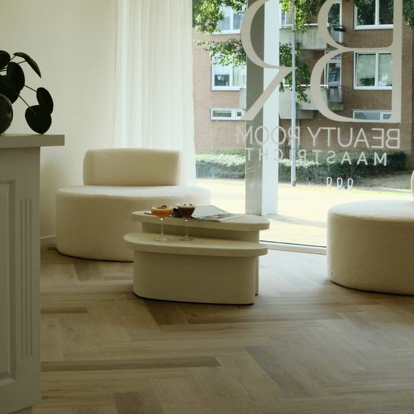 Interieur van beauty room maastricht moderne laser ontharingssalon  met een stijlvolle lobby.