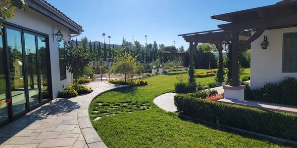 Riverside CA Landscape patio covers and pavilion designed and built by Royal Design Builders 