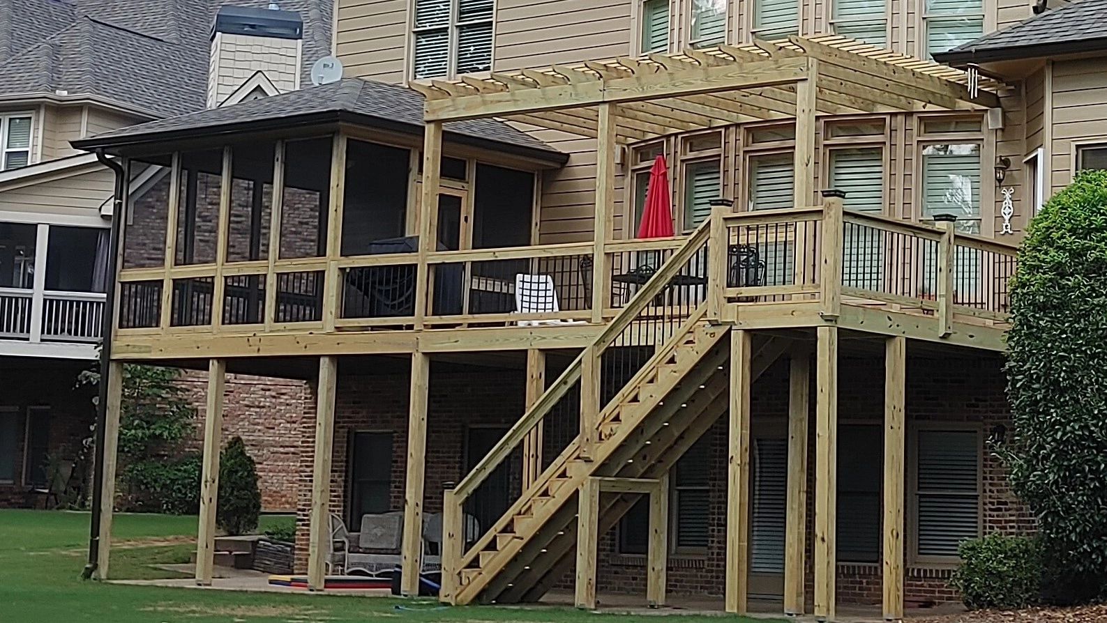 Deck experts in Alpharetta, Roswell, Johns Creek and surrounding areas.