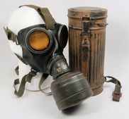 個人装備 ww2 Deutsche Gasmaske Old New Original German WWII M38 Gas Mask in Size 2 with Filter