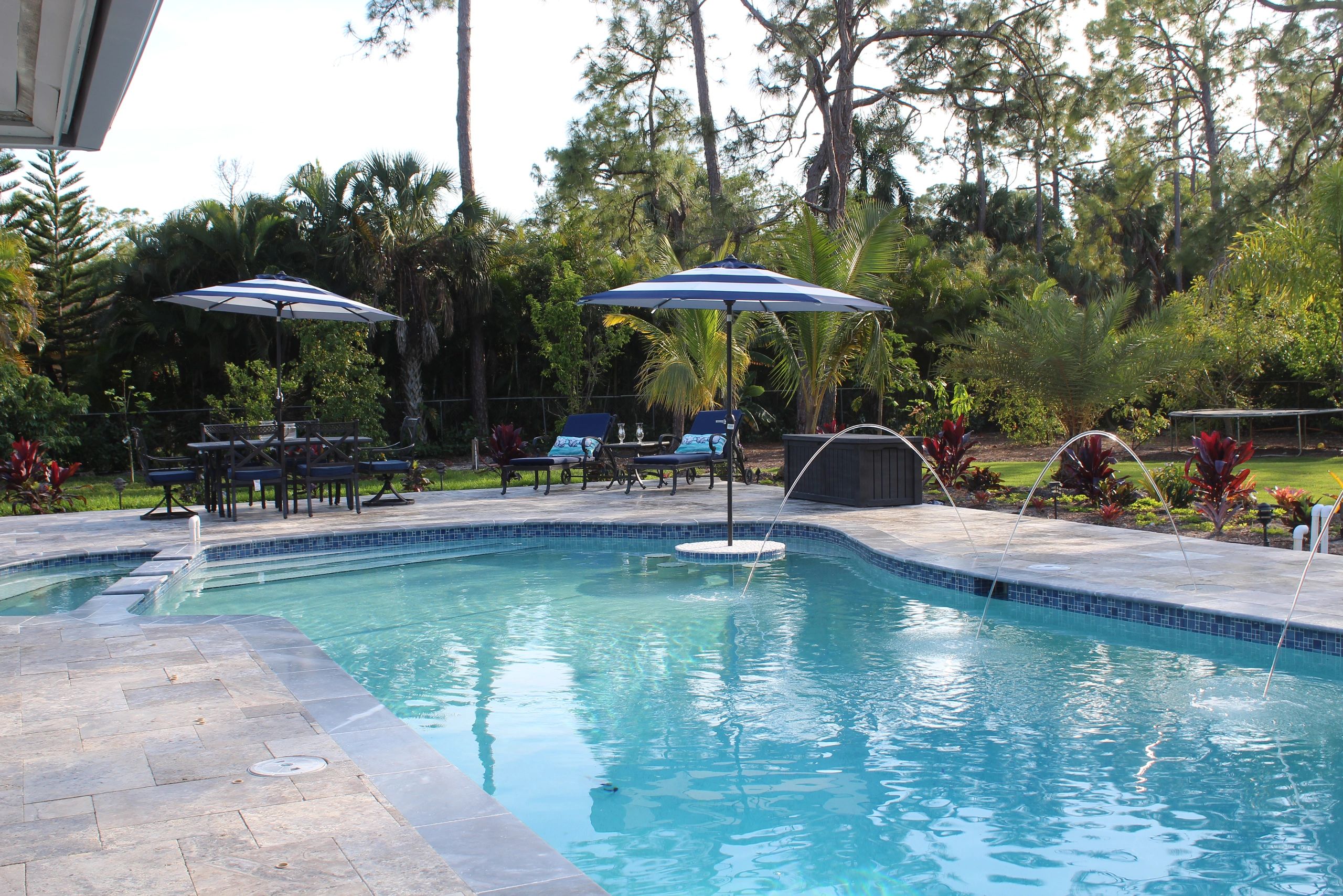 summit community pool