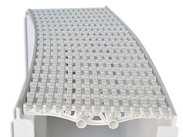 Radius wet deck grating