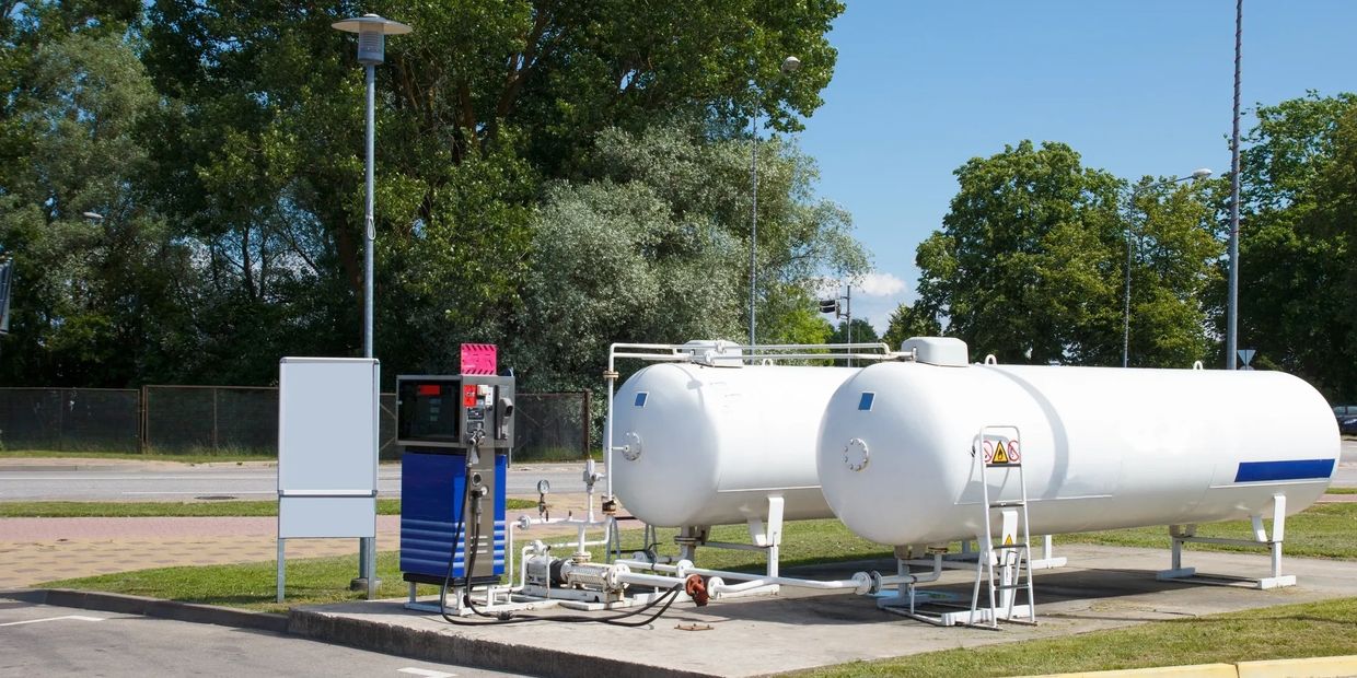 Large capacity fuel tanks at a commercial tank farm in the petroleum sector