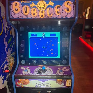 Arcade machine of the game Bubbles by Williams.