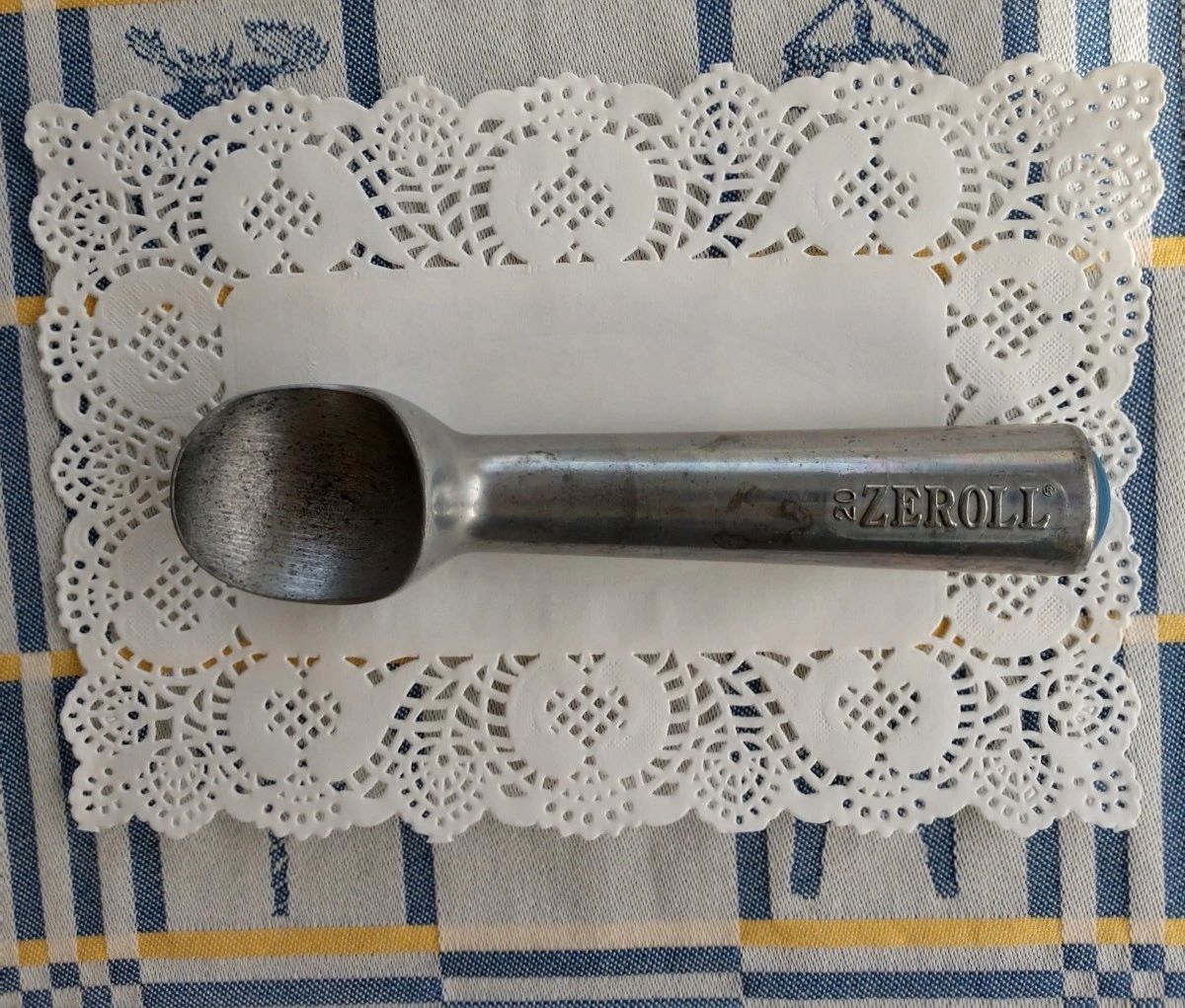 The Pampered Chef Aluminum Ice Cream Scoop Vintage