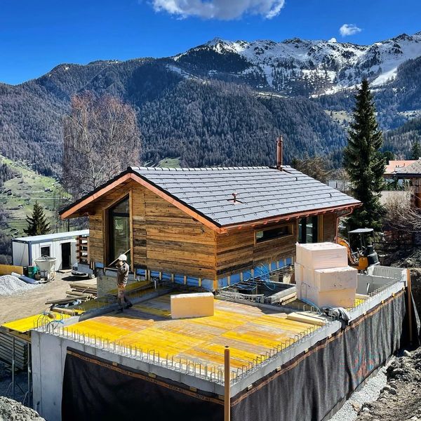 Luxury chalet for rent in 4vallees nearing end of reconstruction Spring 2023