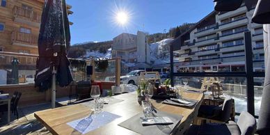 Outside terrace in restaurant Le Blanc in La Tzoumaz 4vallees