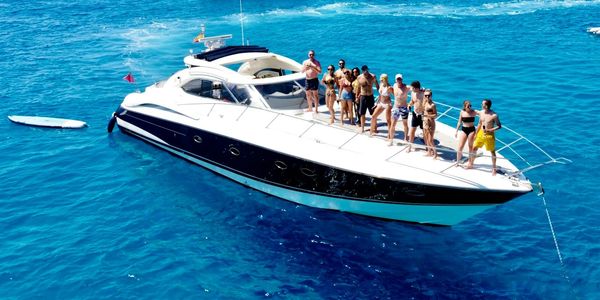 Explore Isla Mujeres: Signature Private Luxury Yacht Rental in Turquoise Waters: 2026