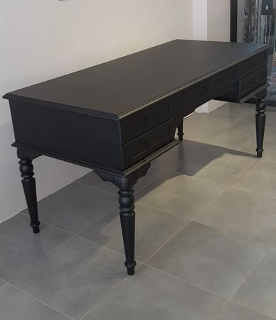 Ahşap Siyah Çalışma Masası İçin Mağazamızı Ziyaret edebilirsiniz.