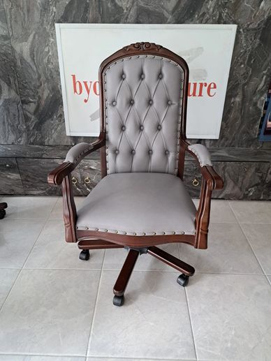 Ahşap makam yönetici koltuğu modelleri için internet sitemizi ziyaret edebilirsiniz.