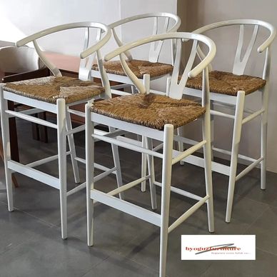 Ahşap Bar sandalyesi mutfak adalarına uygundur.