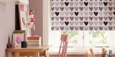 Blackout roller blind