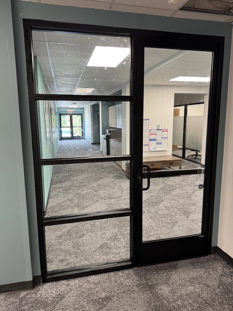 Commercial glass installation from the Modern Glass website