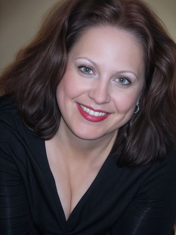 The Author Suzanne Elizabeth Gillis - writer of the new novel THE LANDLADY OF MAPLE AVENUE