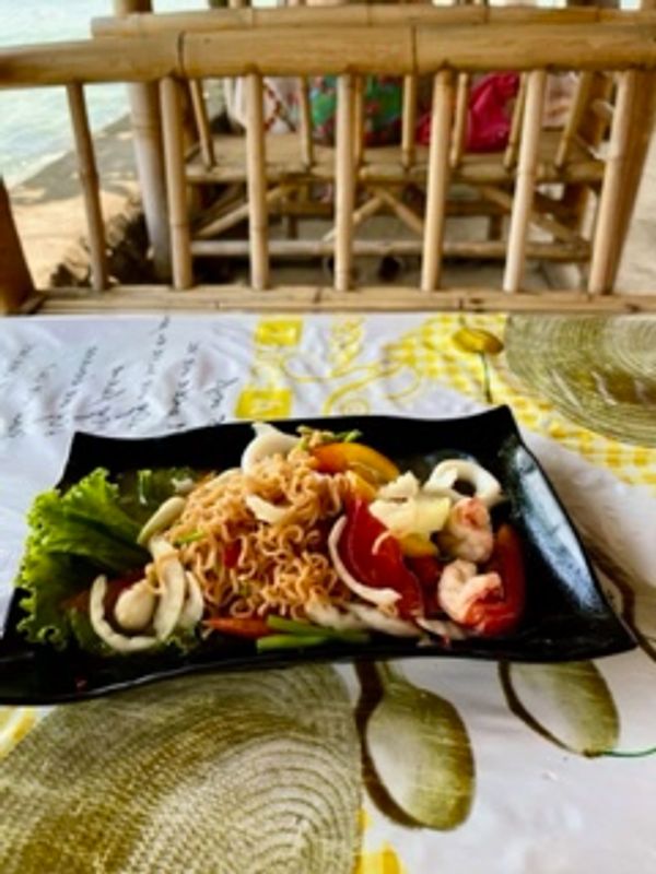 #thaifood #thairestuarant #outdoorrestaurant #amazinglunch #ilovethaifood #foodie