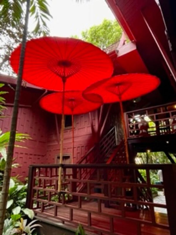 #jimthompson #jimthompsonhousemuseum #redumbrellas #bangkoksites #bangkokdestinations