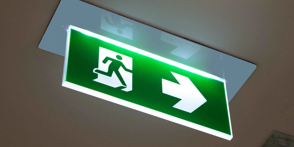 Emergency lighting on an escape route