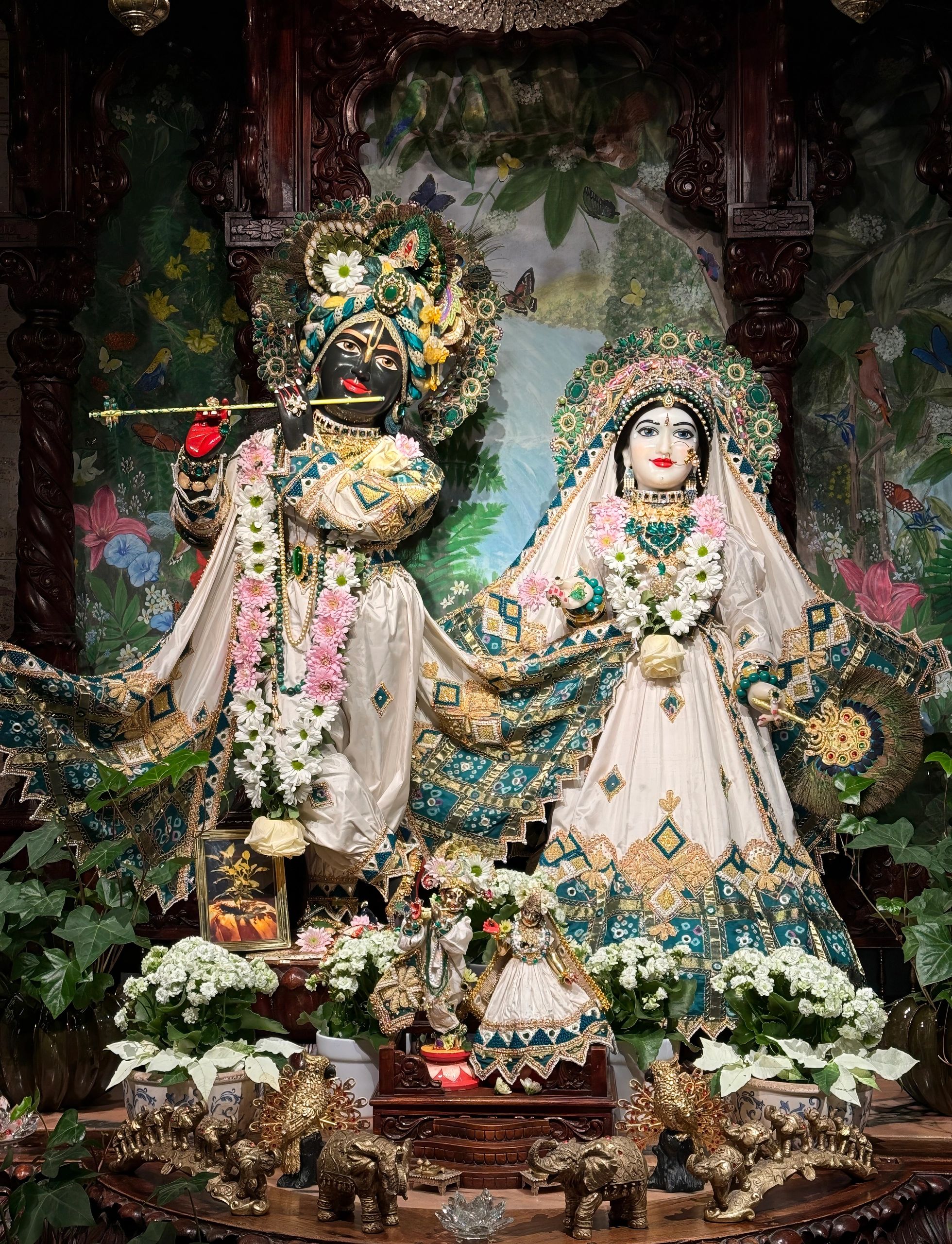 NEW RADHAKUNDA ISKCON SWEDEN HARE KRISHNA