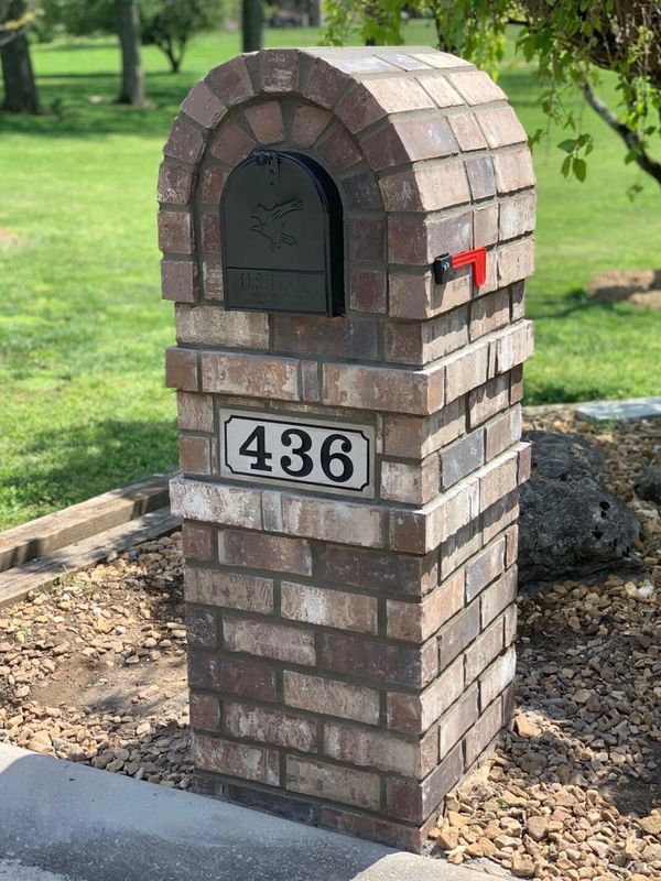 ROUND TOP MAILBOXES