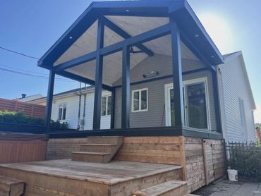 Solarium durable pour un espace extérieur lumineux et protégé.