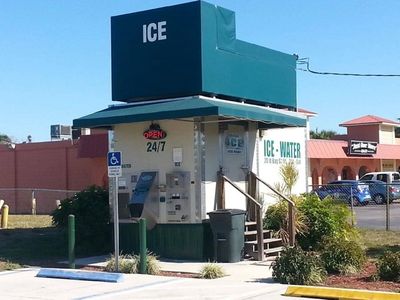 Pure Ice Clear Water kiosk with 24/7 ice and water, plus easy access and parking in SW Florida.