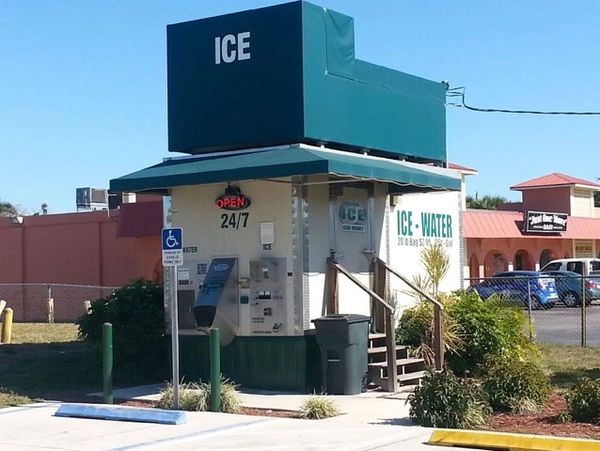 Ice and Water self service Vending Machine in San Carlos, Fort Myers, Florida