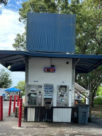Pure Ice Clear Water kiosk with 24/7 ice and water, plus easy access and parking in SW Florida.