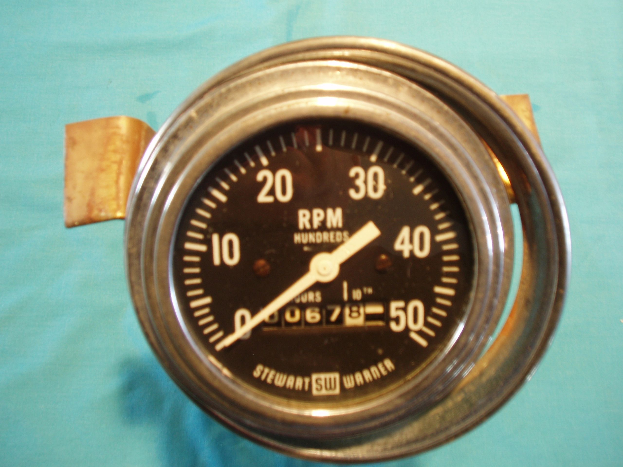 Chrysler_Tach.jpg