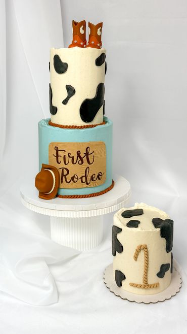 Kids custom cake design Sister Bay bakery