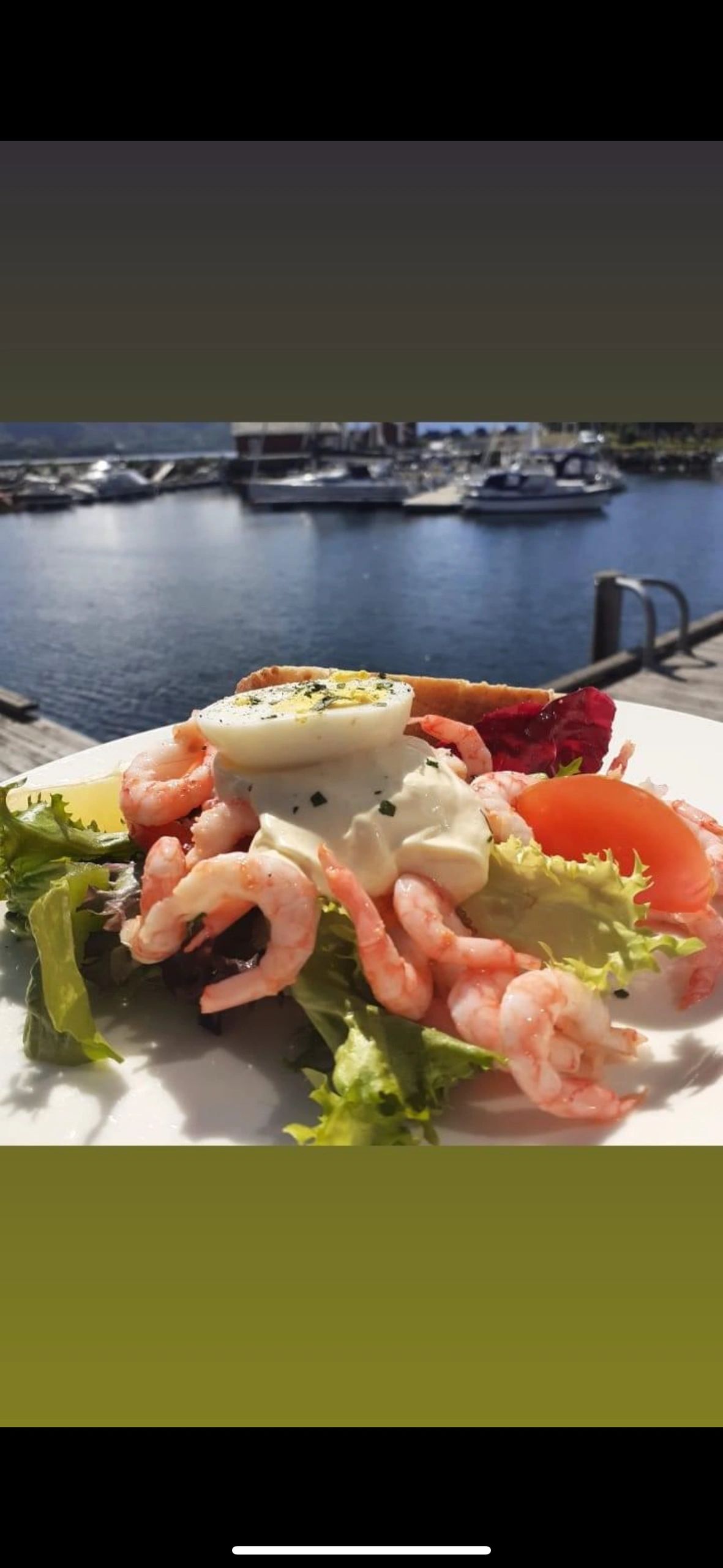 Maluns — restaurant in an old boat house by the harbour in Ulsteinvik