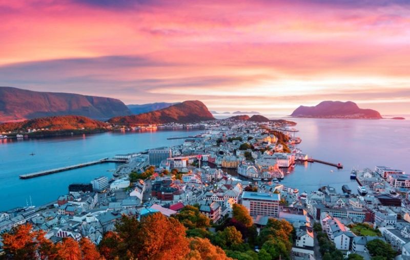 Scenic view of the Norwegian fjords in autumn light