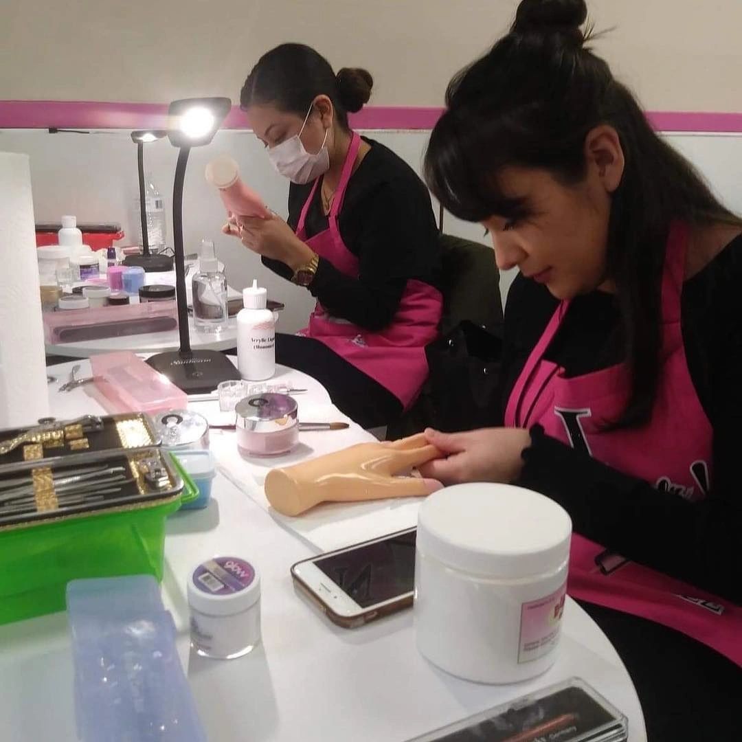 TRENDY NAILZ INSTITUTE NC Nail School, Nail Technician School