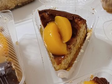 Peach Cobbler Cheesecake