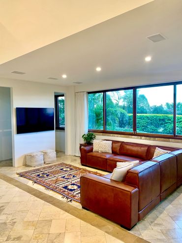 Upstairs TV Room/Leather Couches