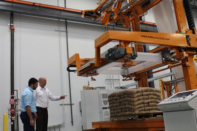 MSK's demo stretch hooder machine and shrink hood machine, along with transport simulation help