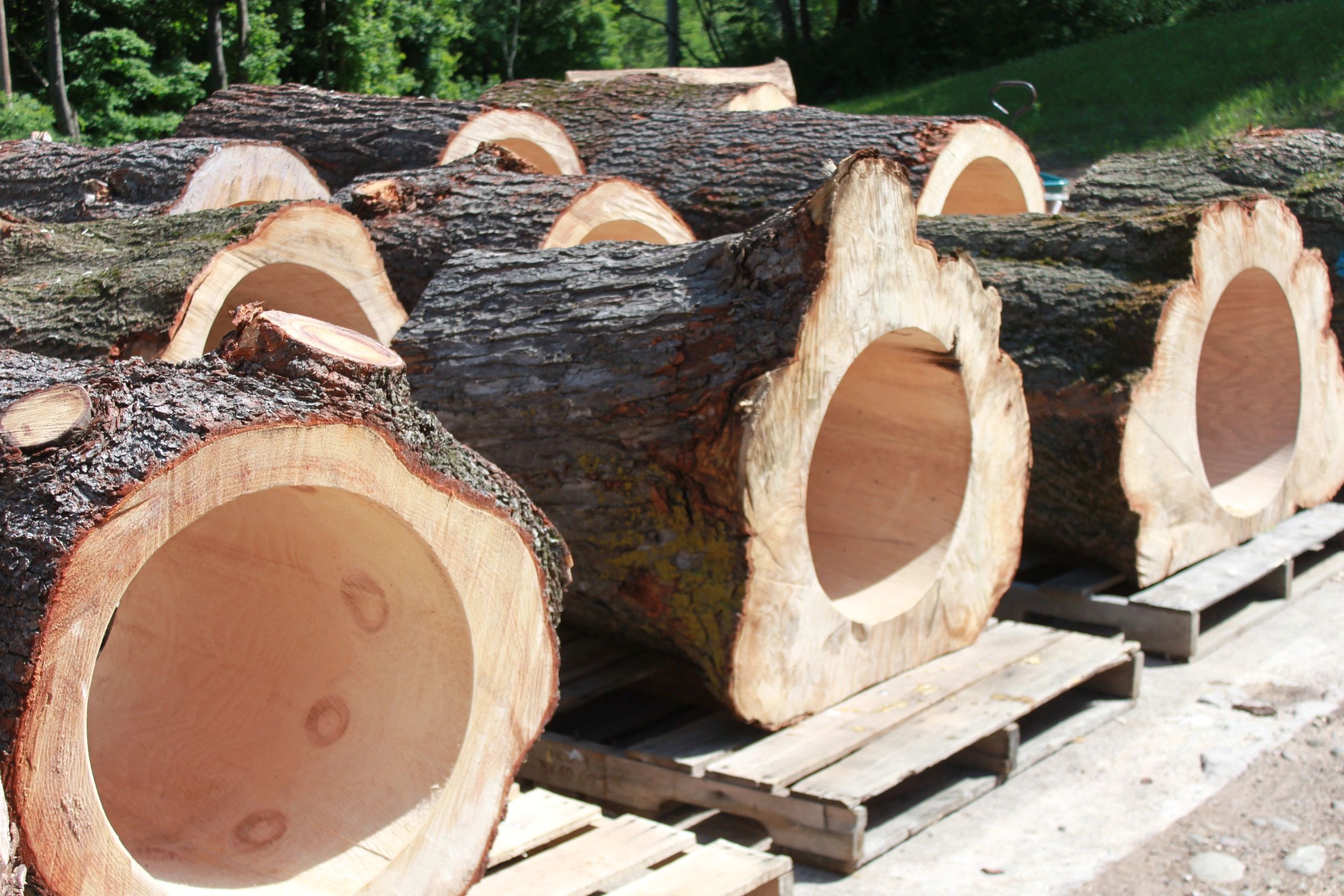 IC WOOD LLC - Log Tunnels, Log Hardscapes, Architectural Logs